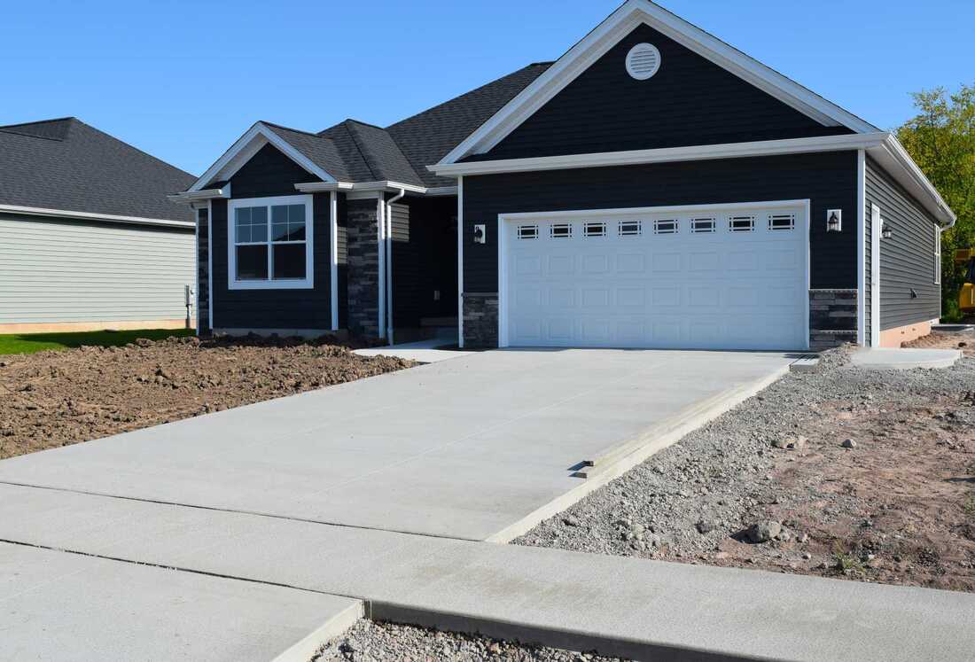 nicely done concrete driveway and patio in whangarei